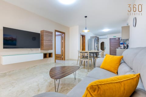 Communal lounge/ TV room, TV and multimedia, Kitchen or kitchenette, Seating area, Dining area, minibar, oven