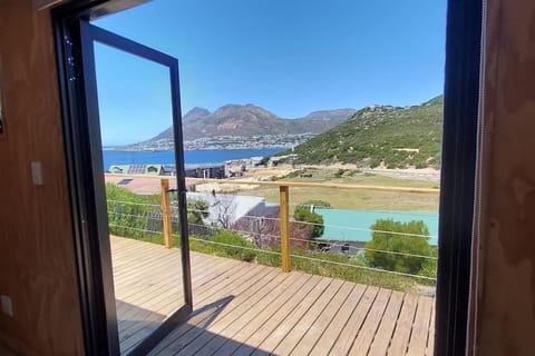 Quaint Cottage With Harbour Views Apartment in Cape Town