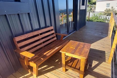 Quaint Cottage With Harbour Views Apartment in Cape Town