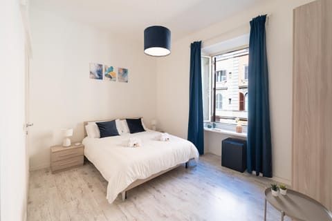 Photo of the whole room, Bedroom, air conditioner