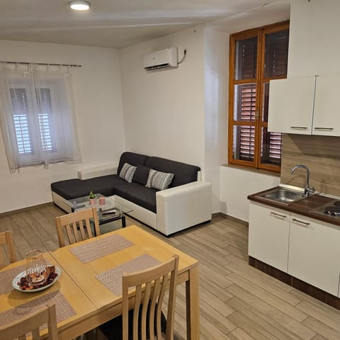 Jadran - 2 bedroom apt for 6 people Apartment in Zadar
