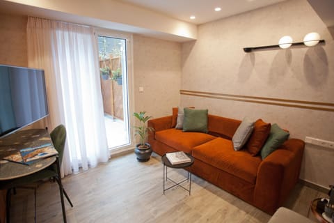 TV and multimedia, Living room, Seating area