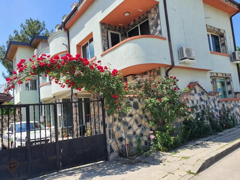 Property building, Day