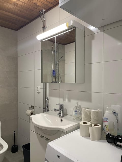 Toilet, Bathroom, towels