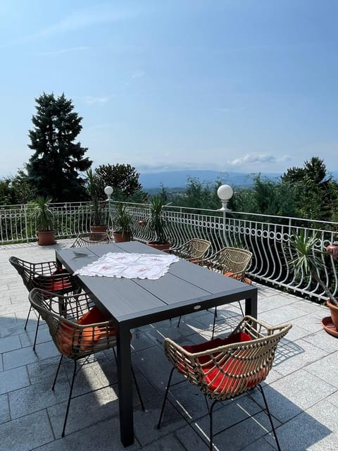 Natural landscape, View (from property/room), Dining area, Mountain view