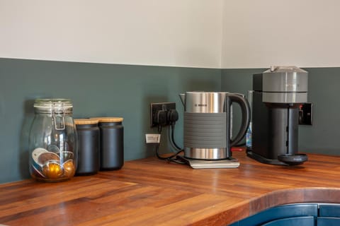 Coffee/tea facilities, Kitchen or kitchenette