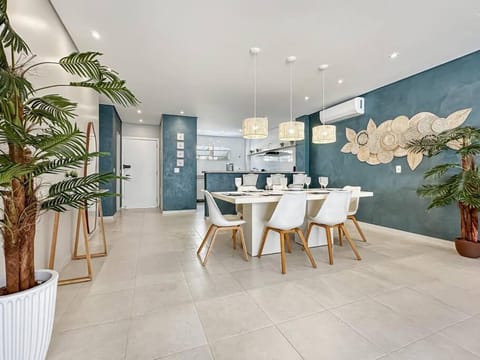 Living room, Decorative detail, Dining area