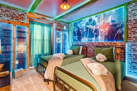 Brand New Charming Home 9 Miles to Disney House in Four Corners