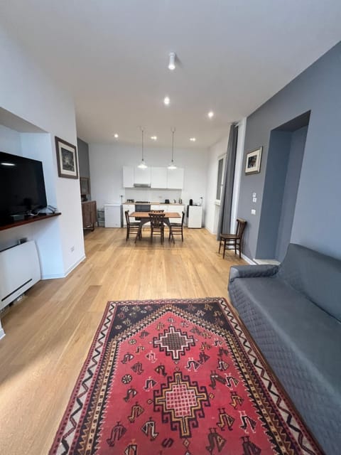 Communal lounge/ TV room, TV and multimedia, Kitchen or kitchenette, Living room, Seating area, Dining area, Evening entertainment