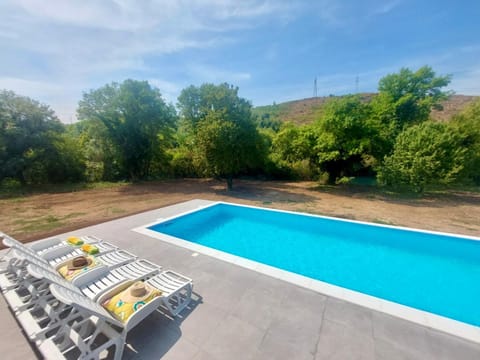 Garden, Garden view, Mountain view, Pool view, Swimming pool, Swimming pool, sunbed