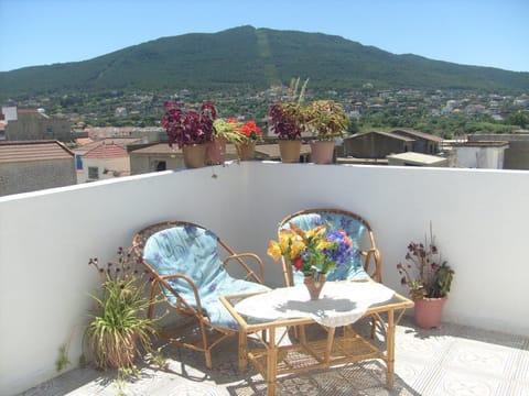 Patio, Natural landscape, View (from property/room), Balcony/Terrace, Dining area