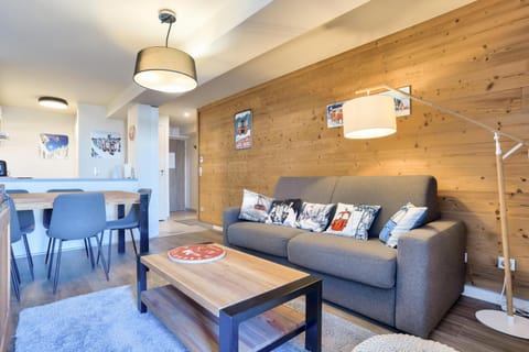 Bed, kitchen