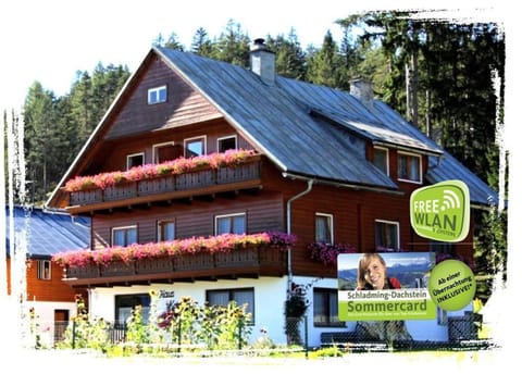 Haus Kartoner Bed and Breakfast in Schladming