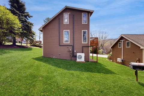 Wakes n’ Flakes House in McHenry