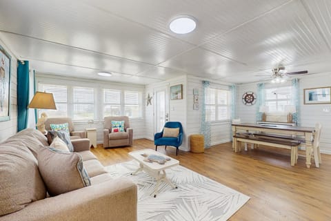 Macs Fish Camp House in Dauphin Island