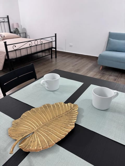 Living room, Decorative detail, Seating area, Bedroom, Breakfast, Family, pet friendly