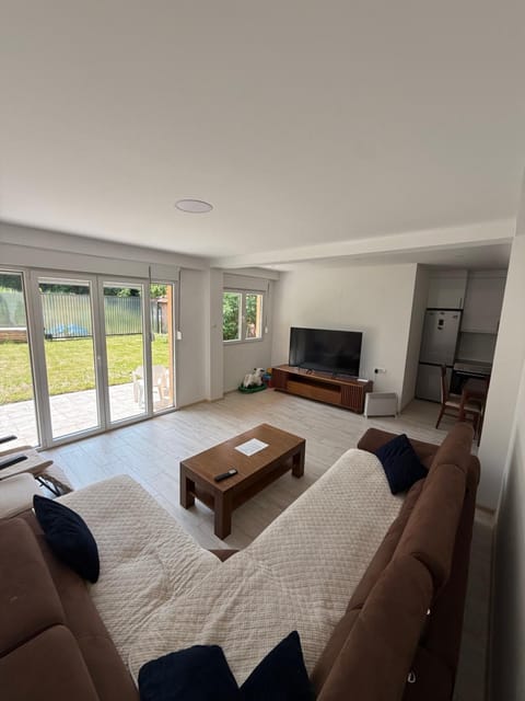 Living room, Garden view