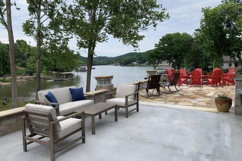 Patio, View (from property/room), Balcony/Terrace, Lake view