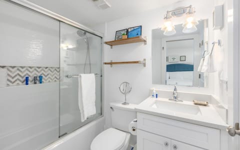 Top Shellf by Oversee 30A Apartment in Sunnyside