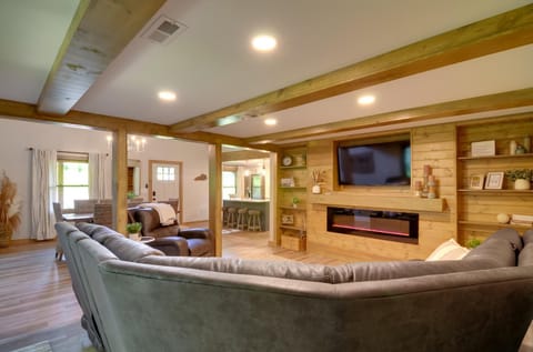 Modern Burkesville Home 2 Mi to Dale Hollow Lake! House in Tennessee