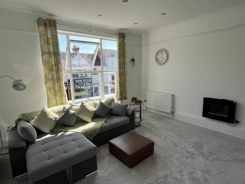 Central Two-three bedroom Beach town maisonette Apartment in Portsmouth
