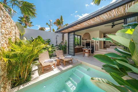 Property building, Patio, Day, Natural landscape, Garden, Garden view, Pool view, Swimming pool, sunbed