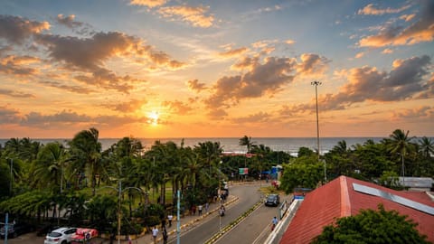 Nearby landmark, Day, Neighbourhood, Natural landscape, Sea view, Location, Sunrise, Sunset