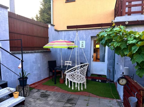 Garden, Balcony/Terrace