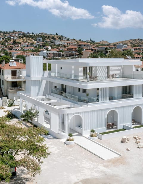 FOS Luxury Suites Apartment in Nikiti