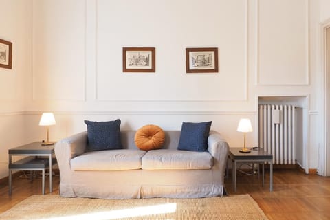 Living room, Seating area, internet