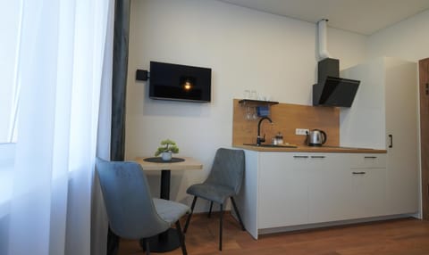 TV and multimedia, Coffee/tea facilities, Kitchen or kitchenette