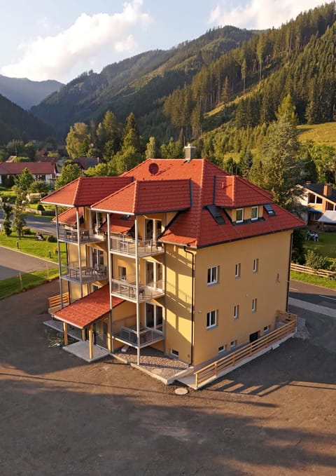 Property building, Day, Neighbourhood, Natural landscape, Mountain view, Parking