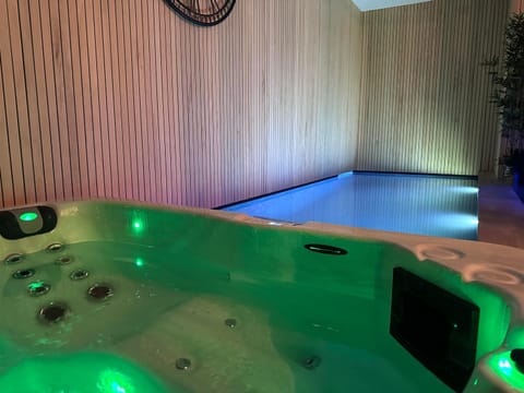 Hot Tub, Pool view, Swimming pool