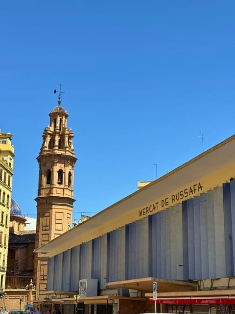 Nearby landmark, Day