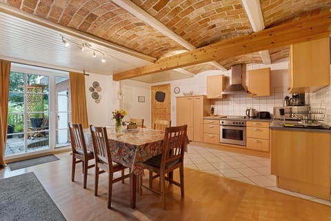 Property building, Kitchen or kitchenette, Living room