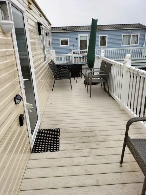 Property building, Balcony/Terrace