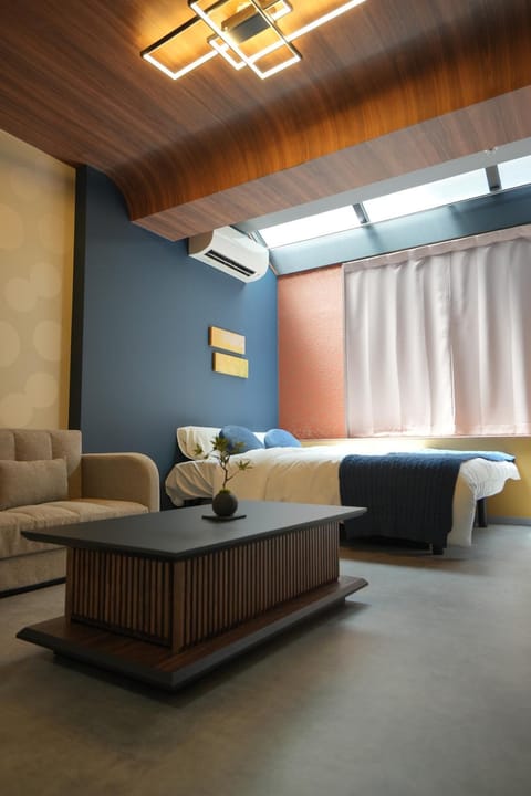 Bed, TV and multimedia, Living room, air conditioner