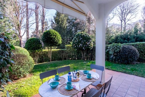 Dining area, Garden view