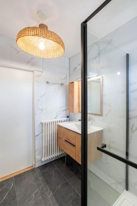 T2 parking gratuit plus 2 balcons Apartment in Tresserve