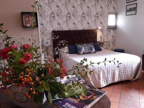 Photo of the whole room, Decorative detail, Bedroom