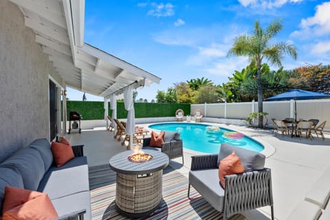 Seating area, Swimming pool