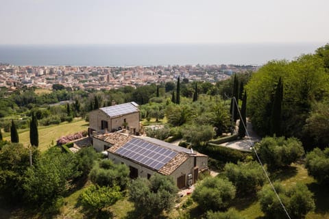 Villa Cri Cri B&B di Charme - Bike B&B Bed and Breakfast in San Benedetto del Tronto