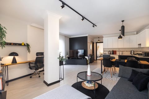 Kitchen or kitchenette, Living room