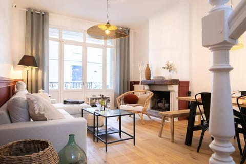 Living room, fireplace