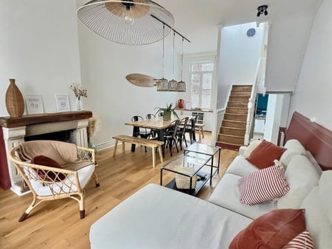 Living room, Dining area