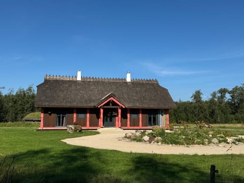 Property building, Spring, Day, Natural landscape, Garden, Garden view