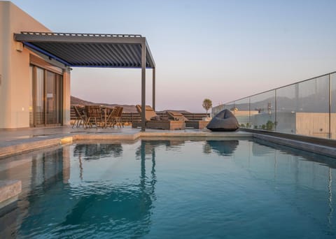 Day, Natural landscape, Pool view, Swimming pool, sunbed