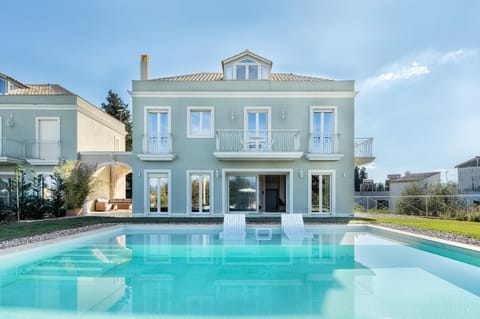 Property building, Day, Pool view, Swimming pool
