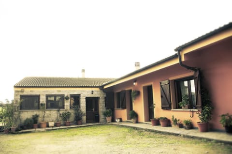 Facade/entrance, Animals, Pets