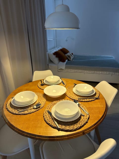 Coffee/tea facilities, Living room, Photo of the whole room, Seating area, Dining area